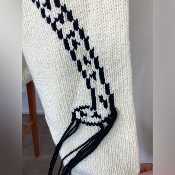 Hellessy Ortega Dinosaur Women’s Sweater Oversized L Ecru & Black Fringe $890 - Picture 5 of 16